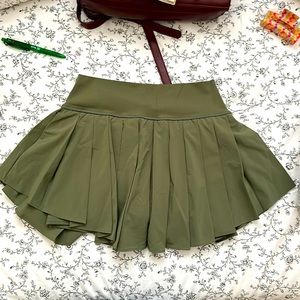 Aerie (Offline) mini tennis skirt with inside short and pockets!